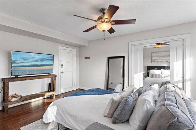 323 Emanuel Cleaver II Boulevard 8C, Kansas City, MO 64112