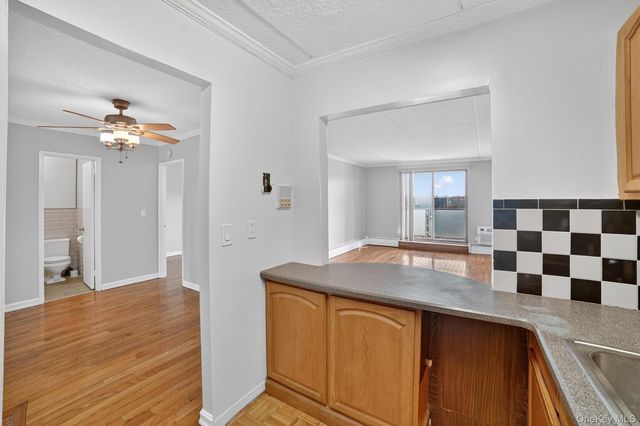 145 Valentine Lane 8E, Yonkers, NY 10705