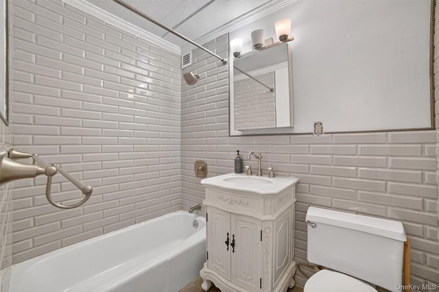 145 Valentine Lane 8E, Yonkers, NY 10705