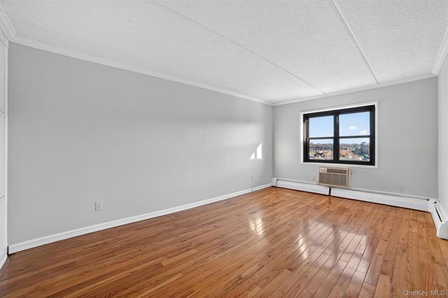 145 Valentine Lane 8E, Yonkers, NY 10705