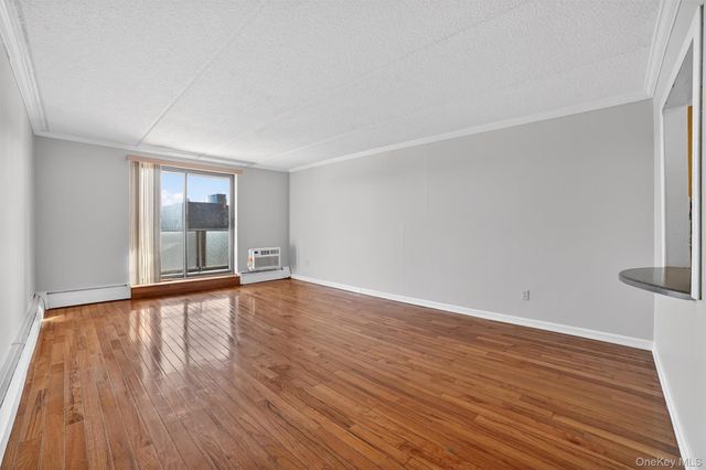 145 Valentine Lane 8E, Yonkers, NY 10705