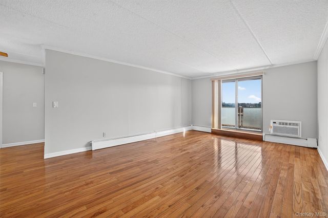 145 Valentine Lane 8E, Yonkers, NY 10705