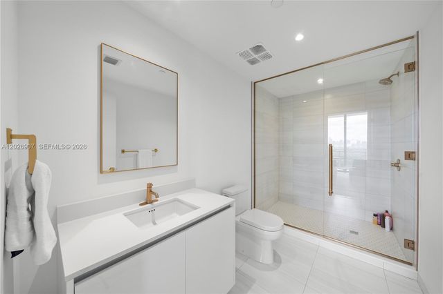 2678 Tigertail Avenue 1702, Miami, FL 33133