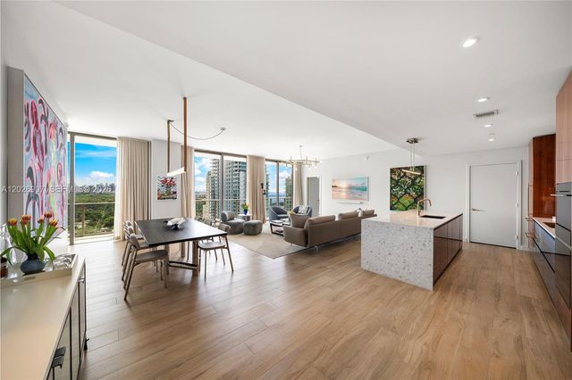 2678 Tigertail Avenue 1702, Miami, FL 33133