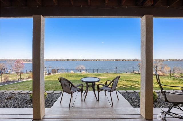 4065 NE Edwards Drive, Moses Lake, WA 98837