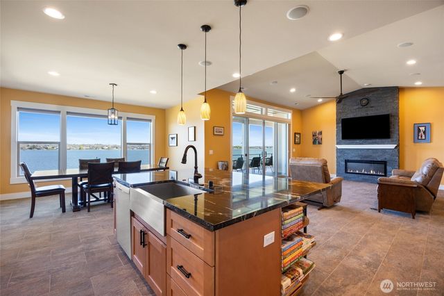 4065 NE Edwards Drive, Moses Lake, WA 98837