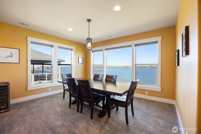 4065 NE Edwards Drive, Moses Lake, WA 98837