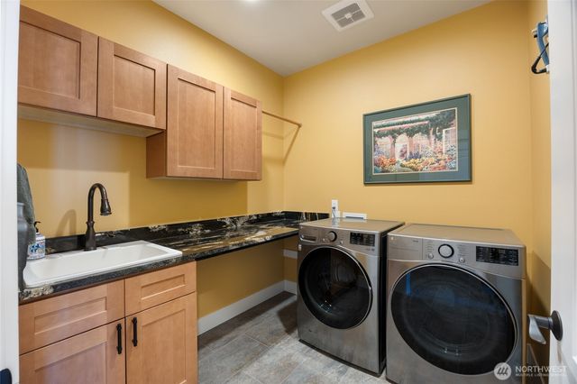 4065 NE Edwards Drive, Moses Lake, WA 98837