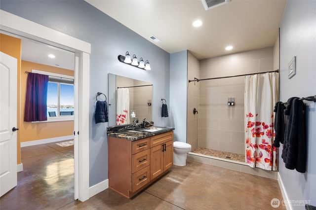 4065 NE Edwards Drive, Moses Lake, WA 98837