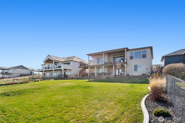 4065 NE Edwards Drive, Moses Lake, WA 98837