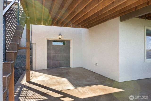 4065 NE Edwards Drive, Moses Lake, WA 98837