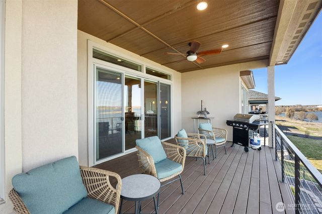 4065 NE Edwards Drive, Moses Lake, WA 98837