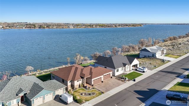 4065 NE Edwards Drive, Moses Lake, WA 98837