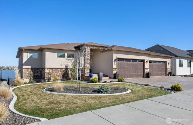 4065 NE Edwards Drive, Moses Lake, WA 98837