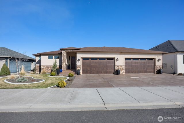 4065 NE Edwards Drive, Moses Lake, WA 98837