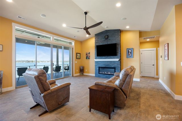 4065 NE Edwards Drive, Moses Lake, WA 98837