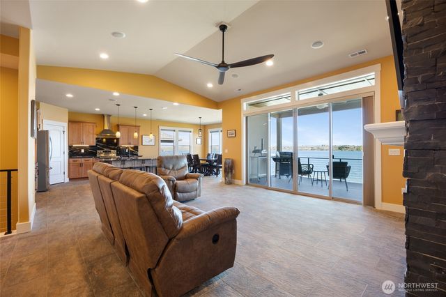 4065 NE Edwards Drive, Moses Lake, WA 98837