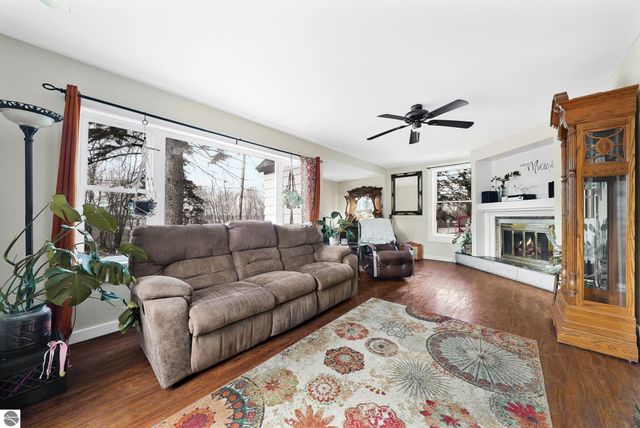 415 Sunnyside Drive, Cadillac, MI 49601