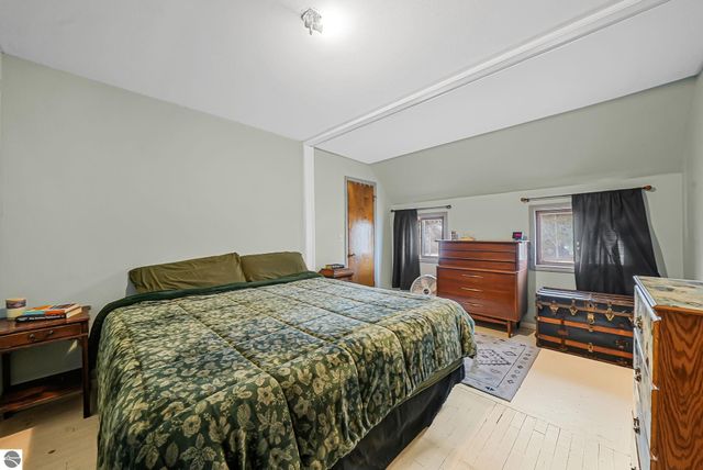 415 Sunnyside Drive, Cadillac, MI 49601