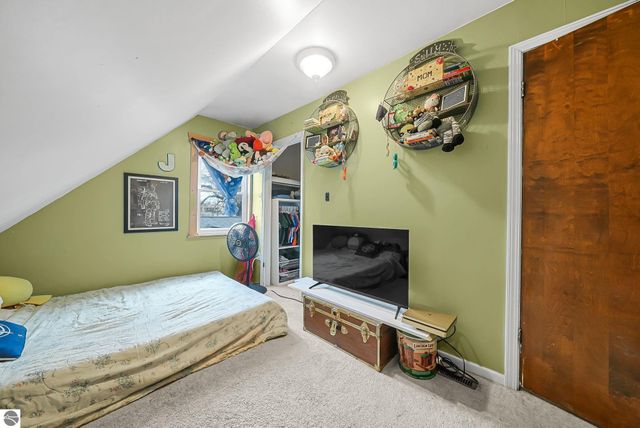 415 Sunnyside Drive, Cadillac, MI 49601