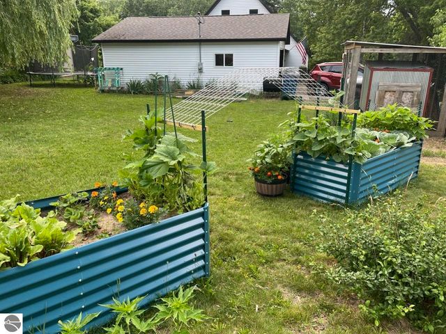 415 Sunnyside Drive, Cadillac, MI 49601