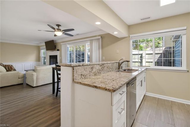 530 N Birdneck Rd Apt 101, Virginia Beach, VA 23451