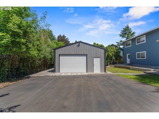 3079 Sw 22nd, Gresham, OR 97080