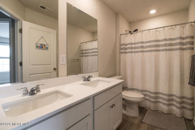 6 Foremast Avenue, Barnegat, NJ 08005