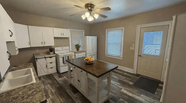 636 W 7TH AVENUE, Oshkosh, WI 54902