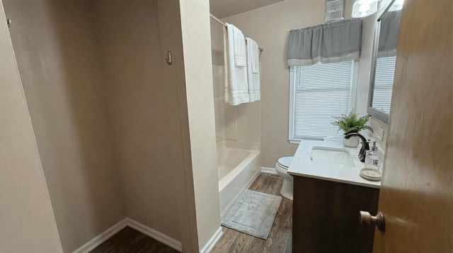 636 W 7TH AVENUE, Oshkosh, WI 54902