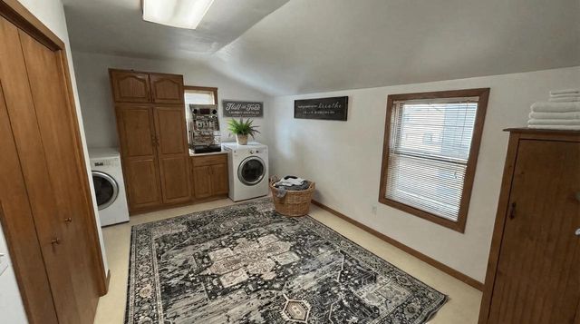 636 W 7TH AVENUE, Oshkosh, WI 54902