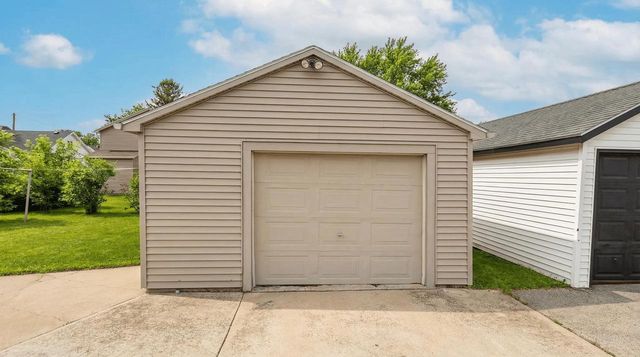 636 W 7TH AVENUE, Oshkosh, WI 54902