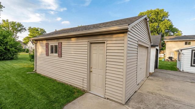 636 W 7TH AVENUE, Oshkosh, WI 54902