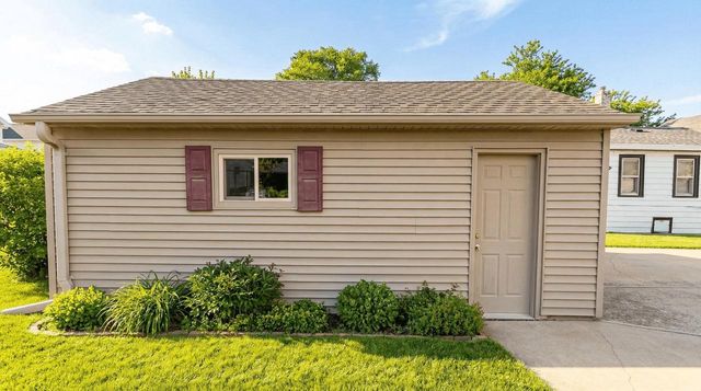 636 W 7TH AVENUE, Oshkosh, WI 54902
