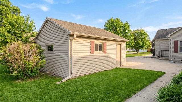 636 W 7TH AVENUE, Oshkosh, WI 54902