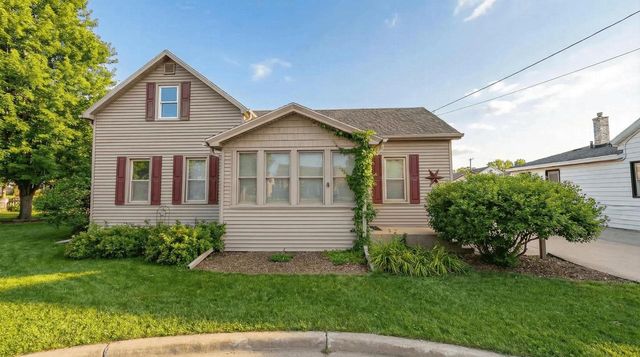 636 W 7TH AVENUE, Oshkosh, WI 54902