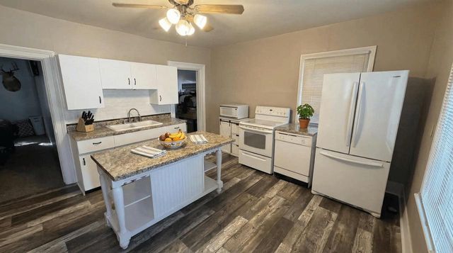 636 W 7TH AVENUE, Oshkosh, WI 54902