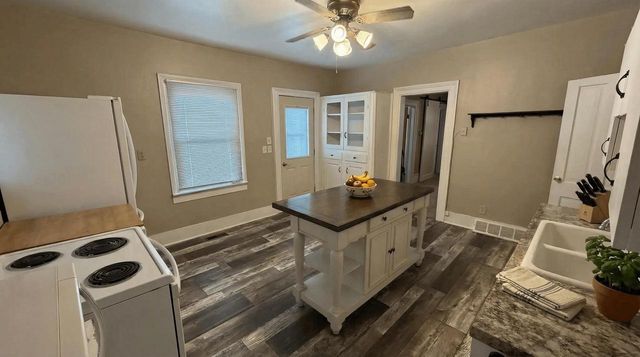 636 W 7TH AVENUE, Oshkosh, WI 54902