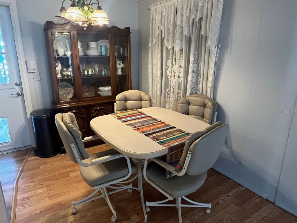 Image 12 of property listing at 29250 US HIGHWAY 19 N 406, Clearwater, FL 33761