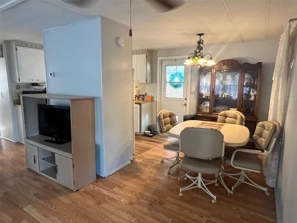 Image 13 of property listing at 29250 US HIGHWAY 19 N 406, Clearwater, FL 33761