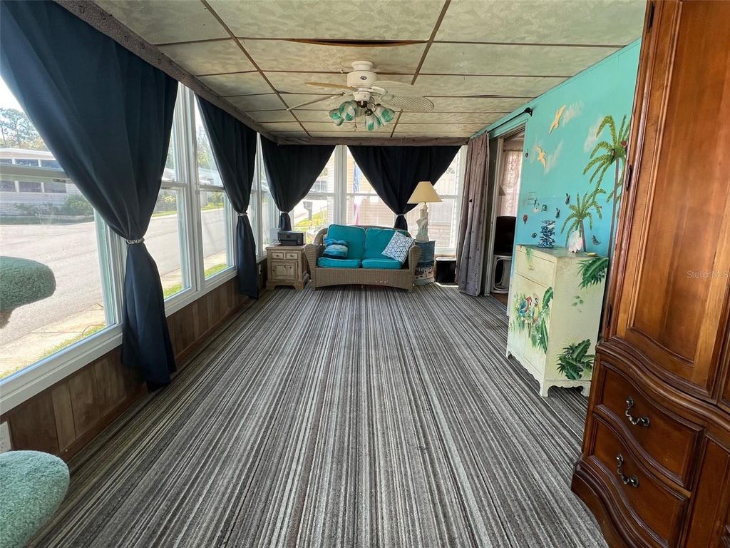 Image 17 of property listing at 29250 US HIGHWAY 19 N 406, Clearwater, FL 33761