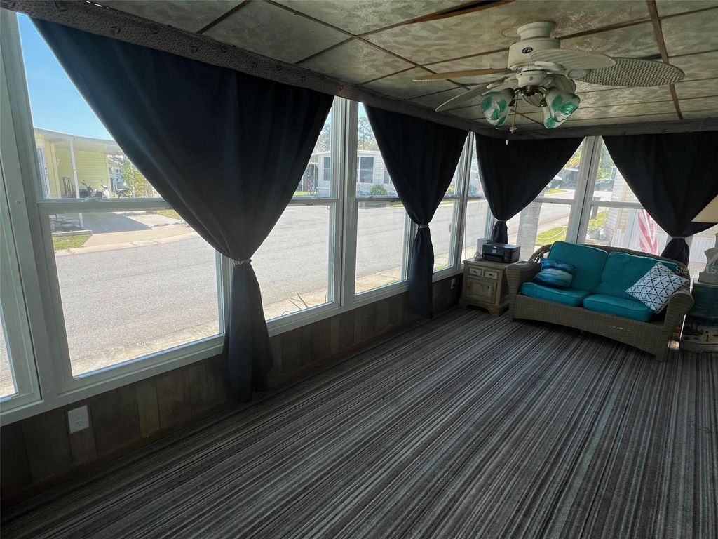 Image 18 of property listing at 29250 US HIGHWAY 19 N 406, Clearwater, FL 33761