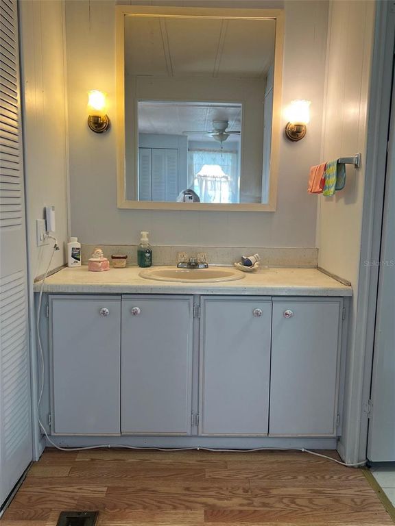 Image 22 of property listing at 29250 US HIGHWAY 19 N 406, Clearwater, FL 33761