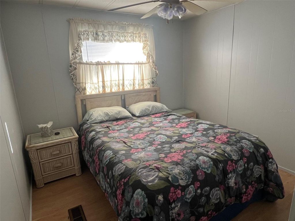 Image 24 of property listing at 29250 US HIGHWAY 19 N 406, Clearwater, FL 33761