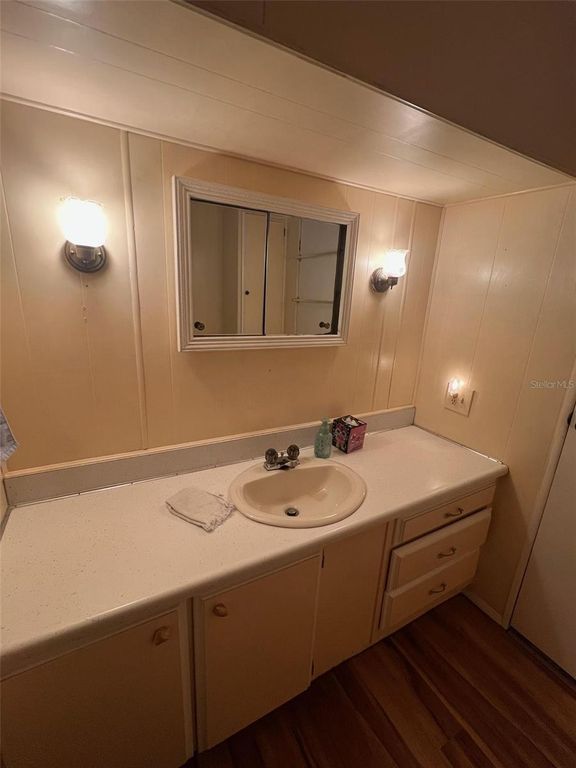 Image 27 of property listing at 29250 US HIGHWAY 19 N 406, Clearwater, FL 33761