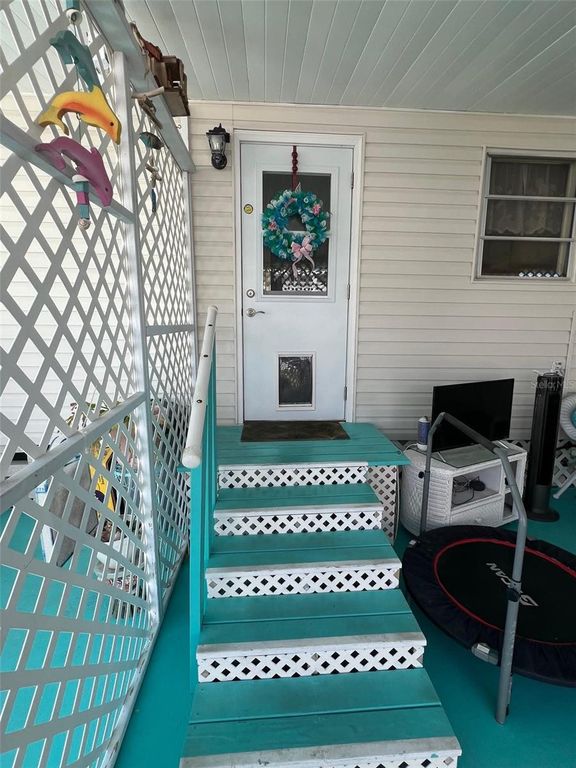 Image 9 of property listing at 29250 US HIGHWAY 19 N 406, Clearwater, FL 33761