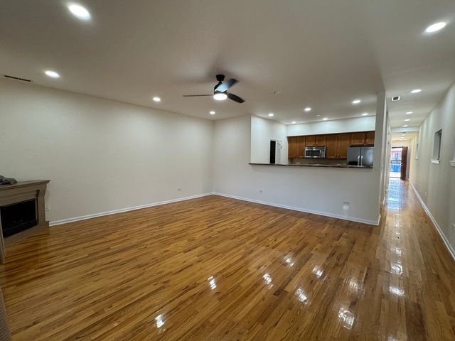 2155 W Warren Boulevard 1, Chicago, IL 60612