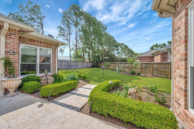 15510 Greens Cove Way, Houston, TX 77059