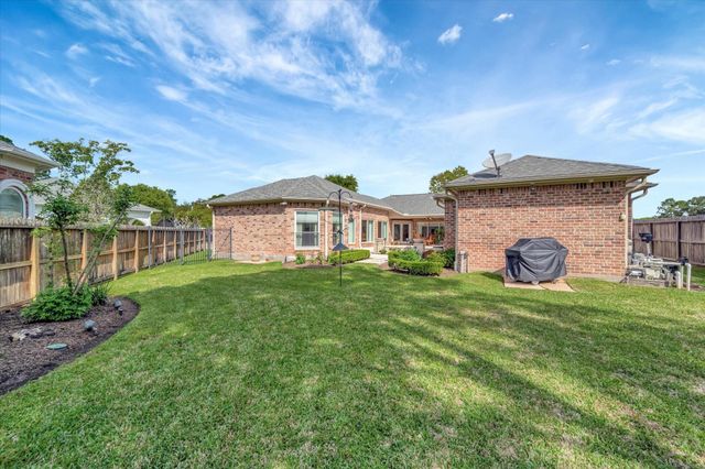 15510 Greens Cove Way, Houston, TX 77059