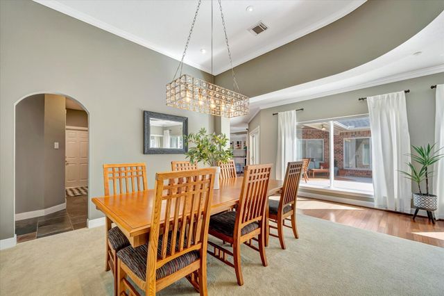 15510 Greens Cove Way, Houston, TX 77059